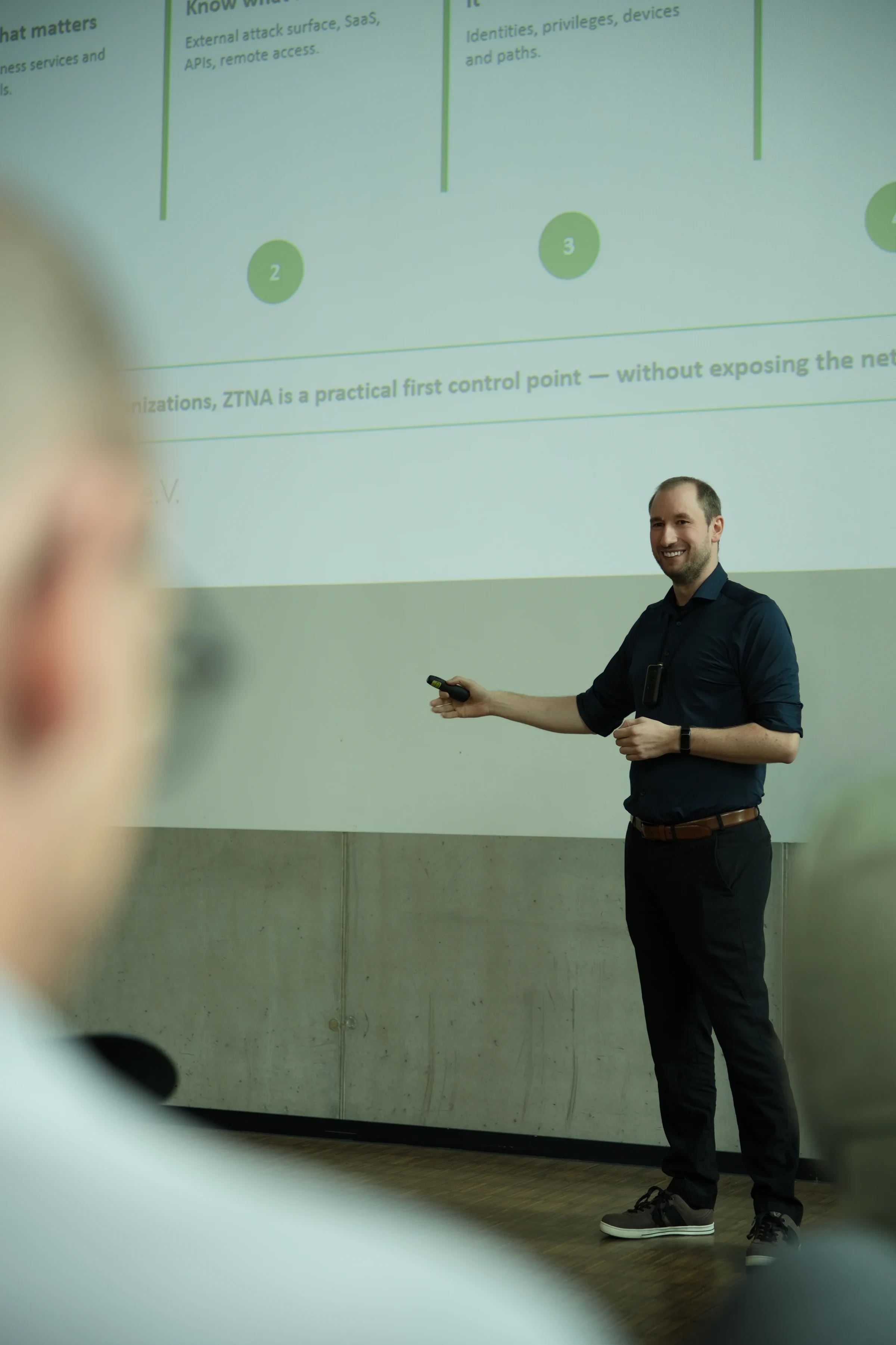 Martin Berdel speaking at the ISC2 Germany Chapter Congress 2026